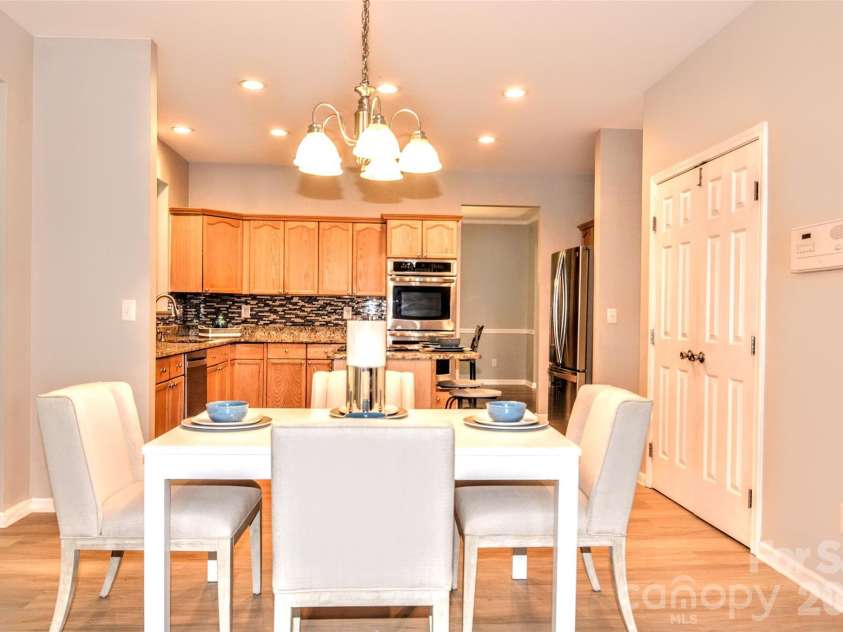 2035 Hollyhedge Lane, Indian Trail, NC 28079.  MLS# CAR4374554, YatesRealty ID 16289. Breakfast area