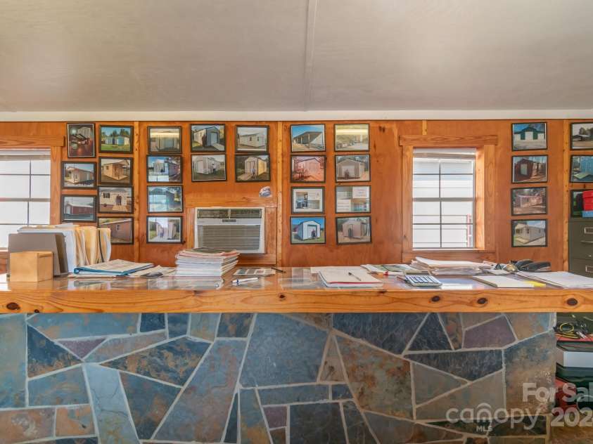 5067 Dixon Boulevard, Kings Mountain, NC 28086.  MLS# CAR4182616, YatesRealty ID 1629. Office interior