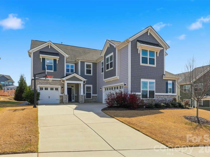 964 Bellegray Lane, Concord, NC 28027.  MLS# CAR4354778, YatesRealty ID 16290. 