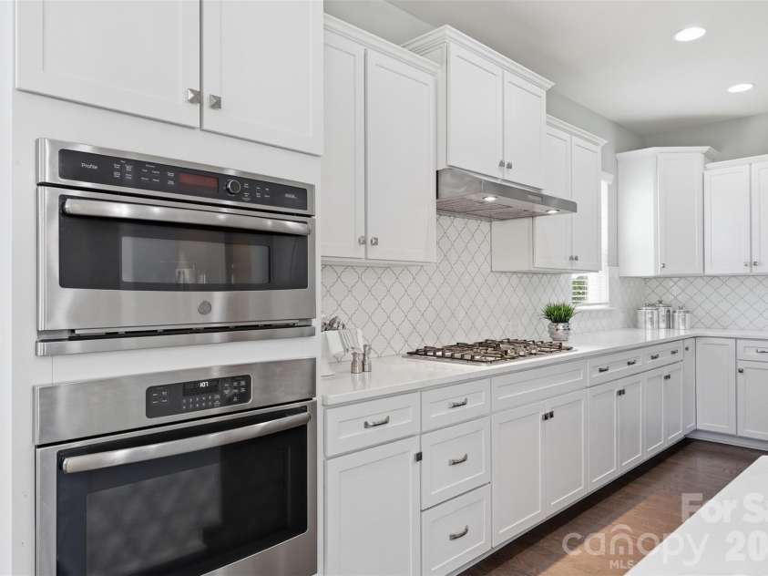 964 Bellegray Lane, Concord, NC 28027.  MLS# CAR4354778, YatesRealty ID 16290. 