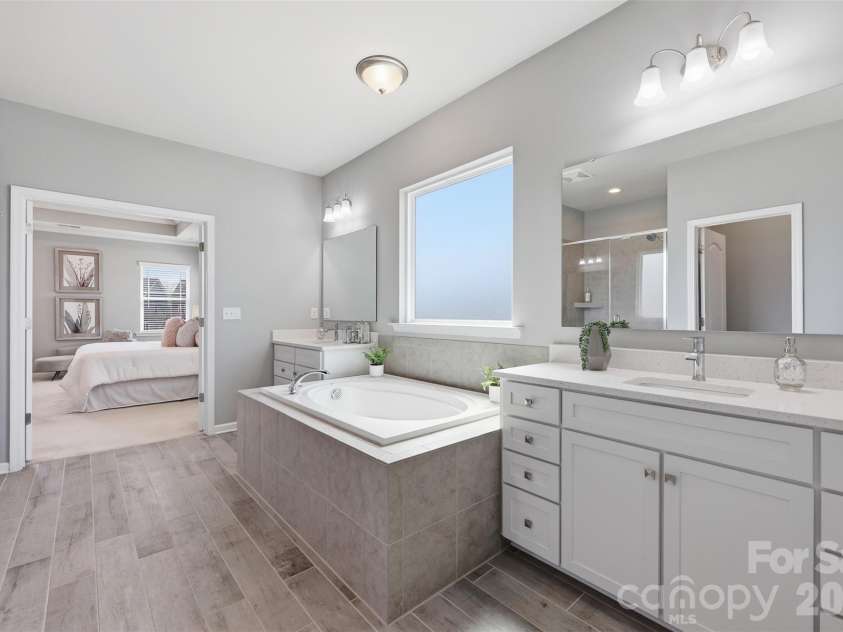 964 Bellegray Lane, Concord, NC 28027.  MLS# CAR4354778, YatesRealty ID 16290. 