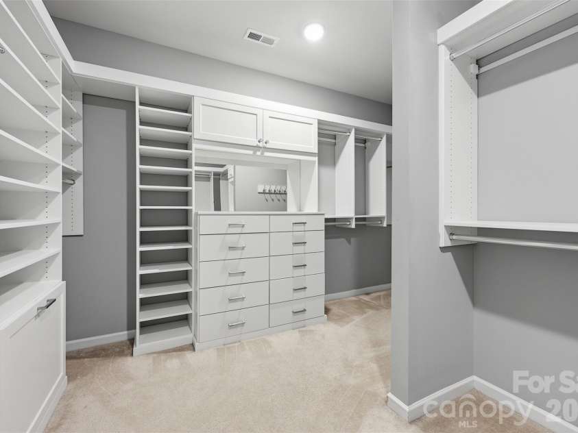 964 Bellegray Lane, Concord, NC 28027.  MLS# CAR4354778, YatesRealty ID 16290. 