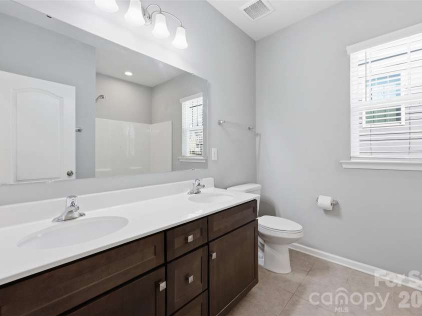 964 Bellegray Lane, Concord, NC 28027.  MLS# CAR4354778, YatesRealty ID 16290. 