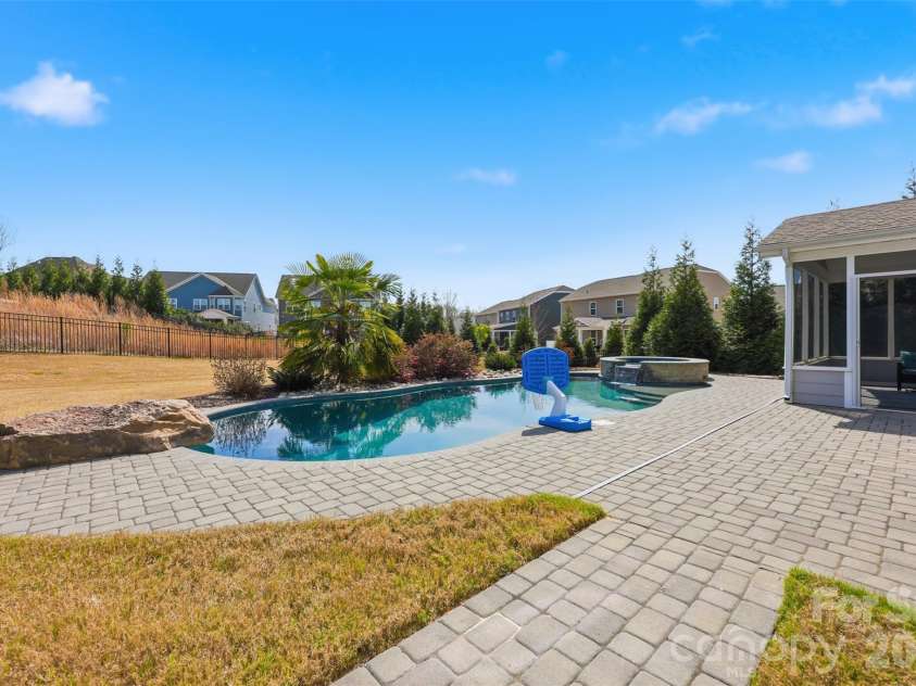 964 Bellegray Lane, Concord, NC 28027.  MLS# CAR4354778, YatesRealty ID 16290. 