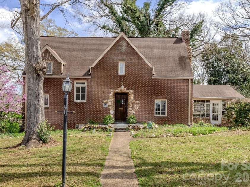 210 Gaston Street, Kings Mountain, NC 28086.  MLS# CAR4358059, YatesRealty ID 16291. 