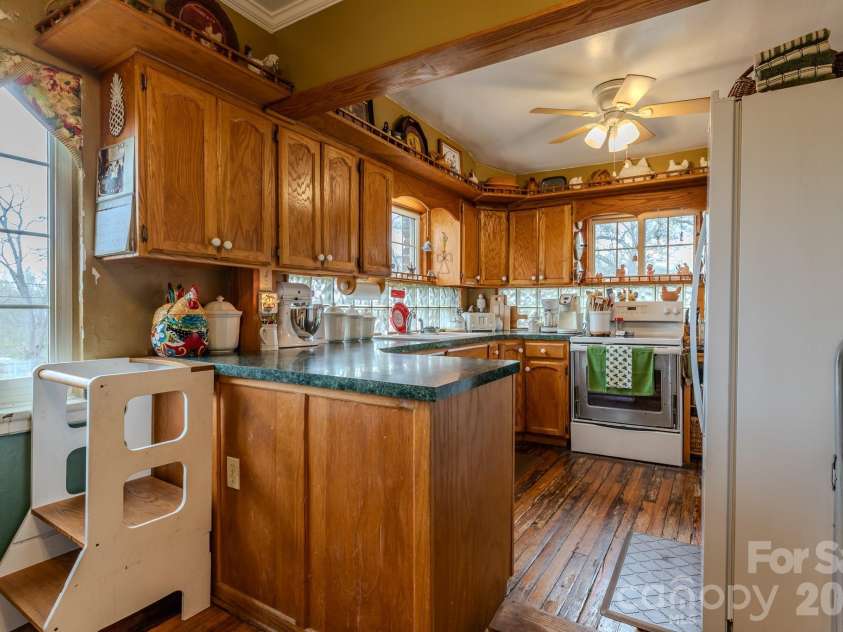 210 Gaston Street, Kings Mountain, NC 28086.  MLS# CAR4358059, YatesRealty ID 16291. 