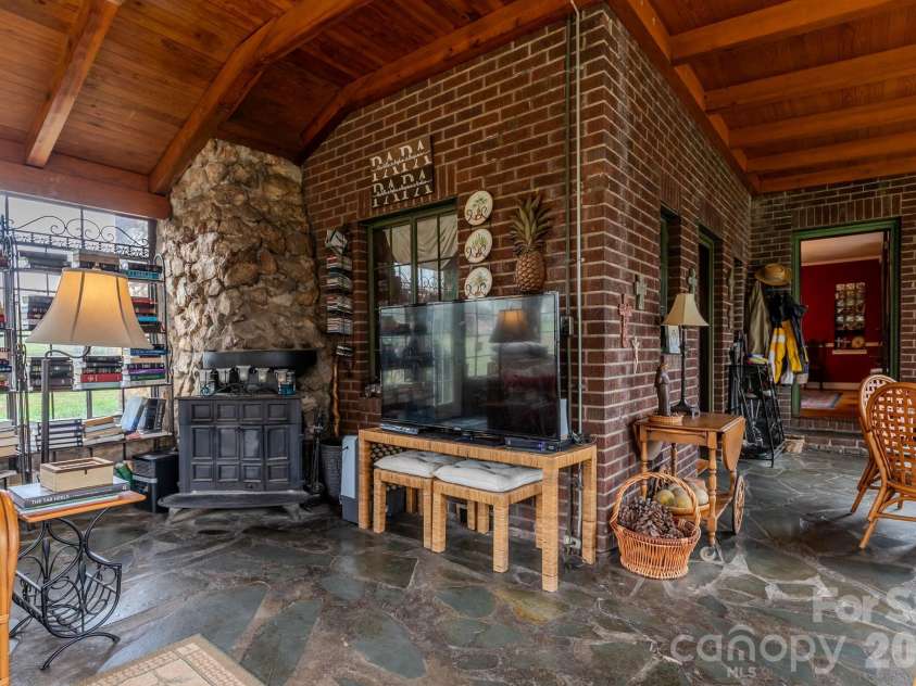 210 Gaston Street, Kings Mountain, NC 28086.  MLS# CAR4358059, YatesRealty ID 16291. 