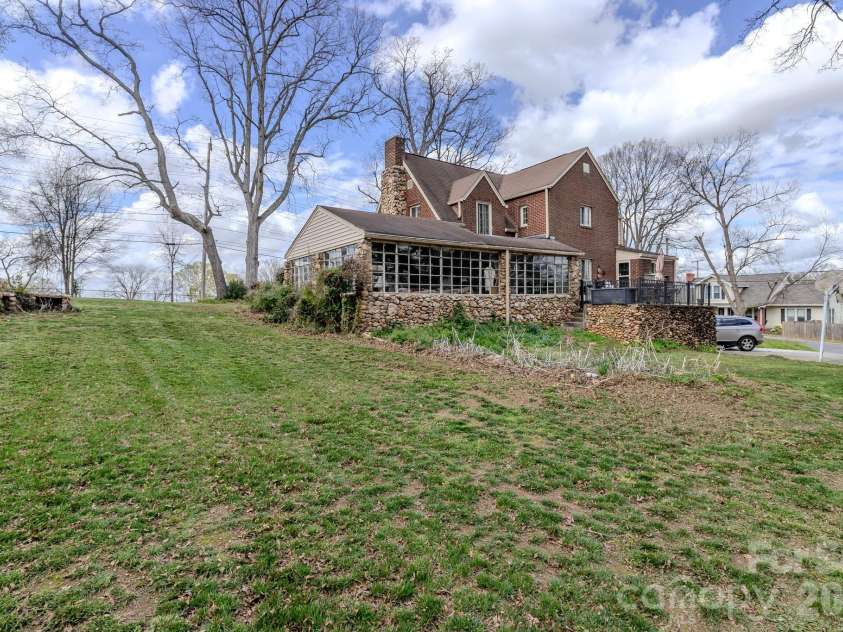 210 Gaston Street, Kings Mountain, NC 28086.  MLS# CAR4358059, YatesRealty ID 16291. 