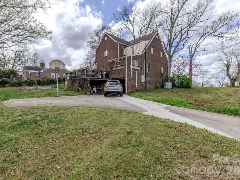210 Gaston Street, Kings Mountain, NC 28086.  MLS# CAR4358059, YatesRealty ID 16291. 