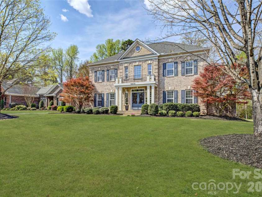 16915 Turtle Point Road, Charlotte, NC 28278.  MLS# CAR4360965, YatesRealty ID 16292. 