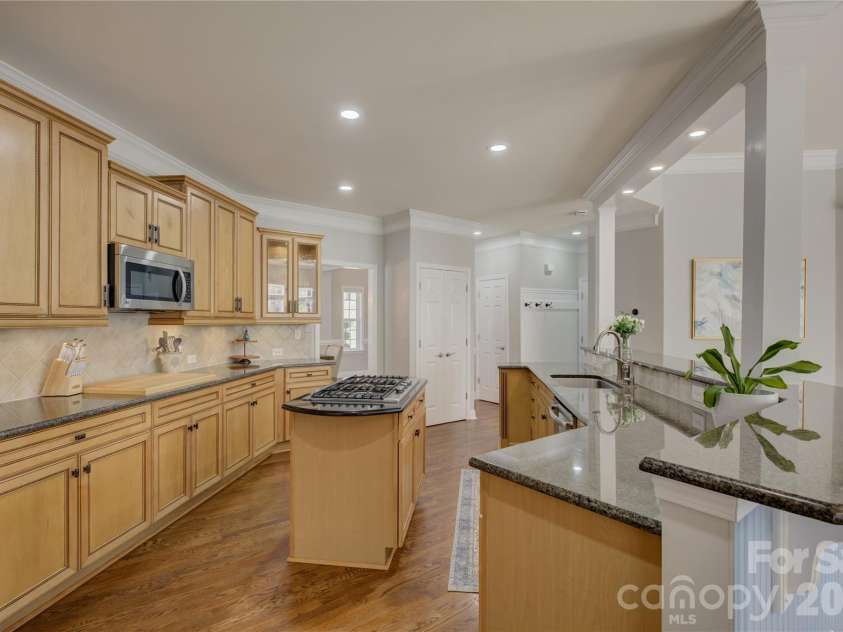 16915 Turtle Point Road, Charlotte, NC 28278.  MLS# CAR4360965, YatesRealty ID 16292. 