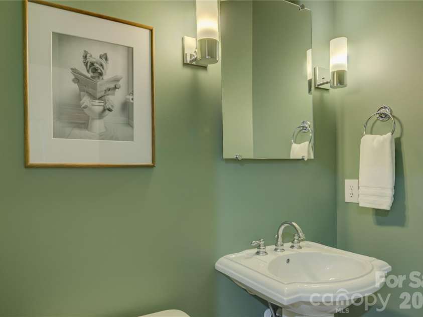 16915 Turtle Point Road, Charlotte, NC 28278.  MLS# CAR4360965, YatesRealty ID 16292. 