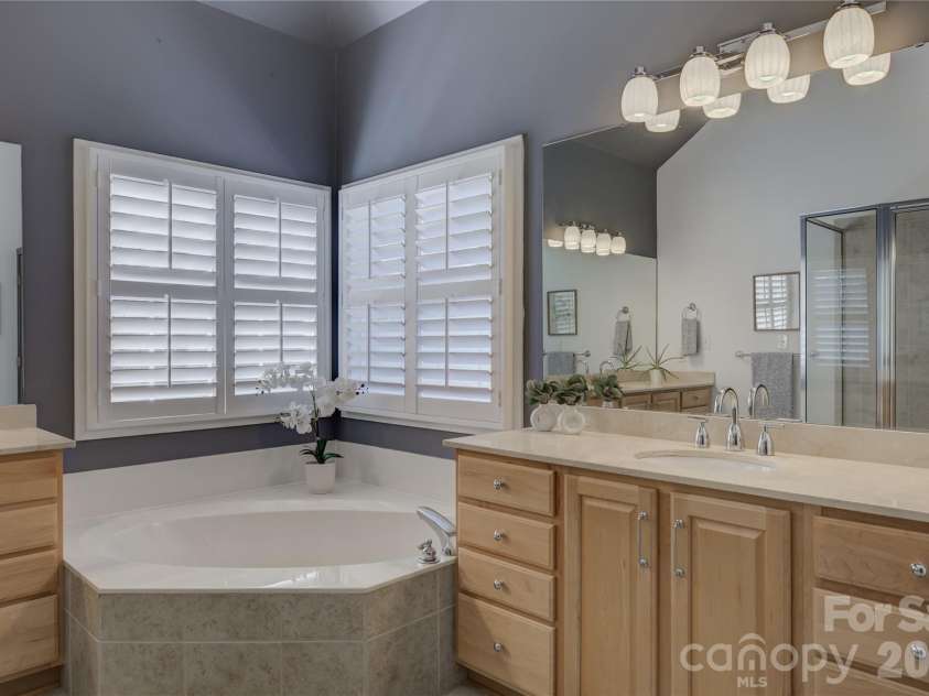 16915 Turtle Point Road, Charlotte, NC 28278.  MLS# CAR4360965, YatesRealty ID 16292. 