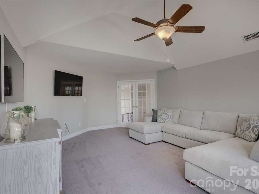 16915 Turtle Point Road, Charlotte, NC 28278.  MLS# CAR4360965, YatesRealty ID 16292. 