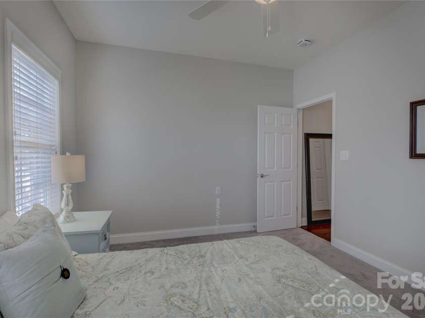 16915 Turtle Point Road, Charlotte, NC 28278.  MLS# CAR4360965, YatesRealty ID 16292. 