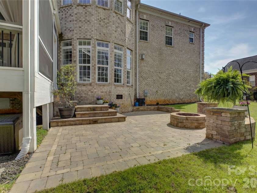 16915 Turtle Point Road, Charlotte, NC 28278.  MLS# CAR4360965, YatesRealty ID 16292. 