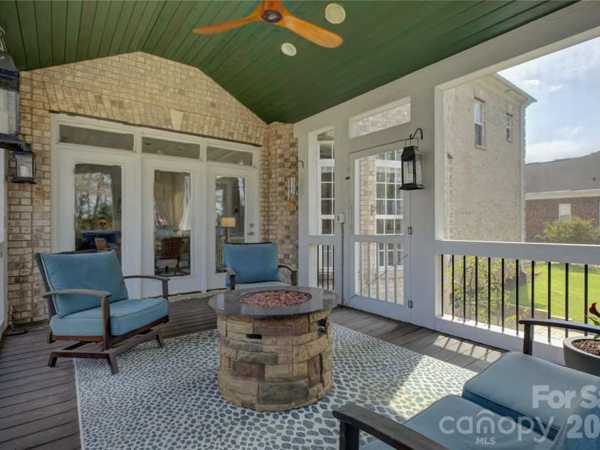 16915 Turtle Point Road, Charlotte, NC 28278.  MLS# CAR4360965, YatesRealty ID 16292. 