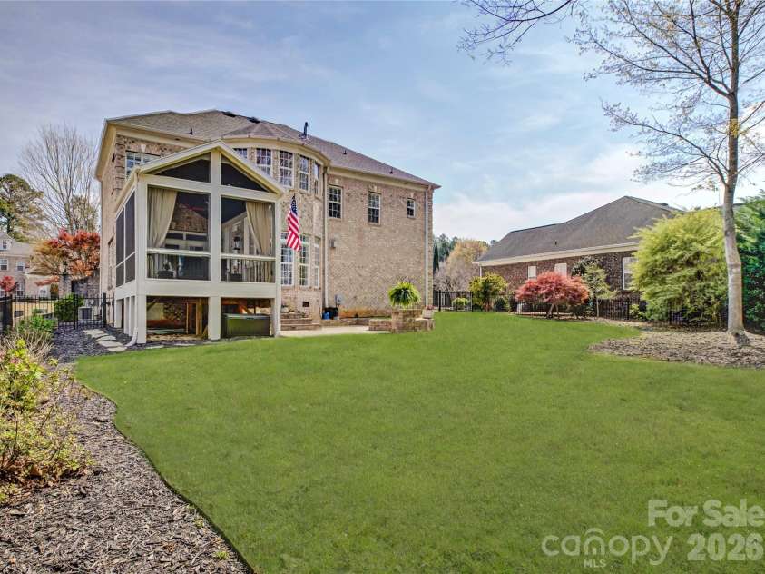 16915 Turtle Point Road, Charlotte, NC 28278.  MLS# CAR4360965, YatesRealty ID 16292. 