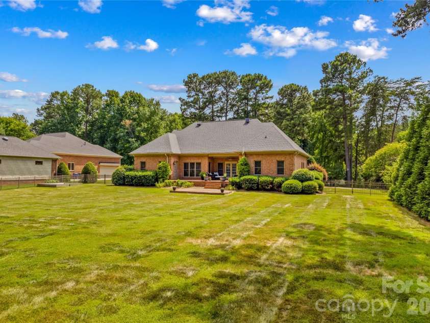 107 Kenway Loop, Mooresville, NC 28117.  MLS# CAR4398278, YatesRealty ID 16293. .82 Acre