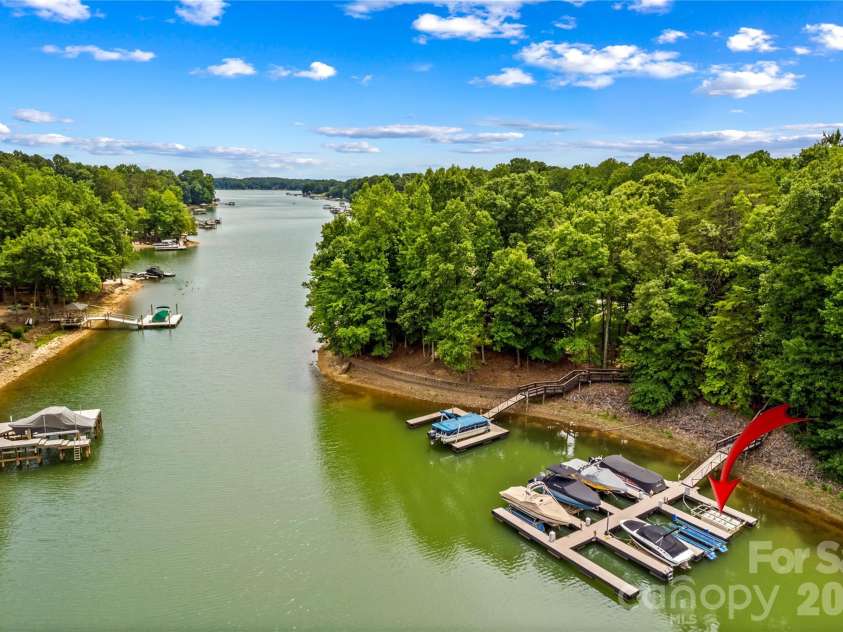 107 Kenway Loop, Mooresville, NC 28117.  MLS# CAR4398278, YatesRealty ID 16293. Deeded Boat Slip