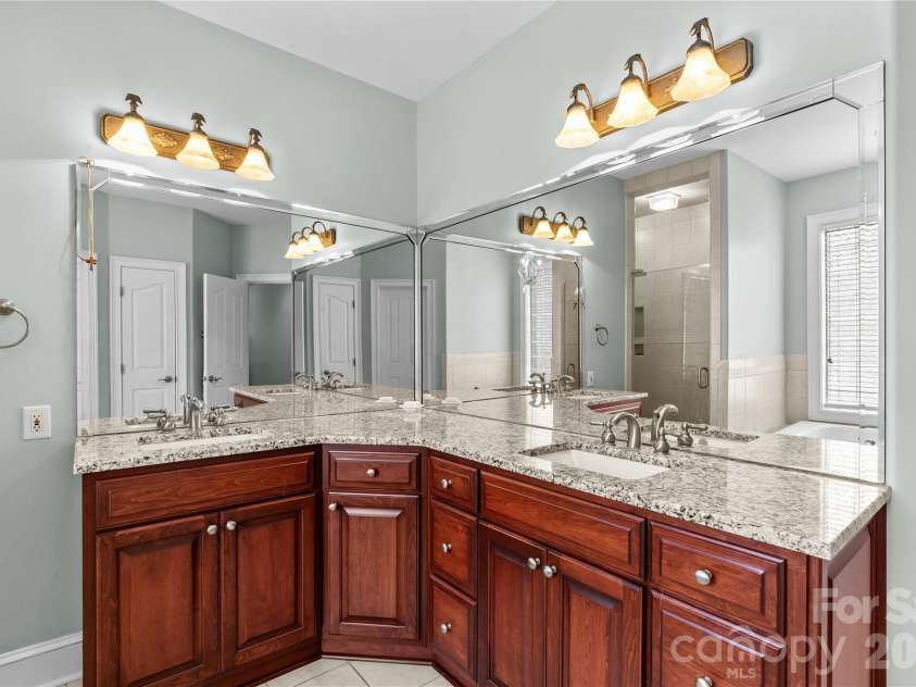 107 Kenway Loop, Mooresville, NC 28117.  MLS# CAR4398278, YatesRealty ID 16293. Double Vanities