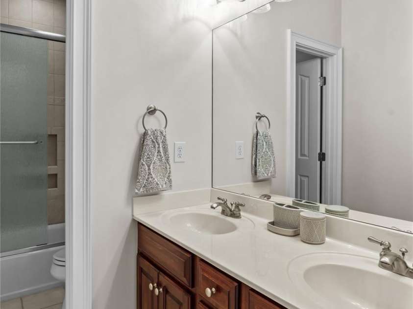 107 Kenway Loop, Mooresville, NC 28117.  MLS# CAR4398278, YatesRealty ID 16293. Full Bath 2