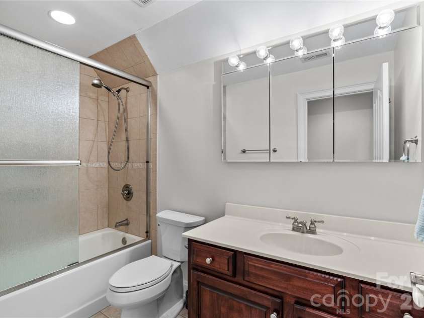 107 Kenway Loop, Mooresville, NC 28117.  MLS# CAR4398278, YatesRealty ID 16293. Full Bath 3