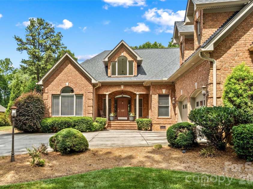 107 Kenway Loop, Mooresville, NC 28117.  MLS# CAR4398278, YatesRealty ID 16293. Inviting Covered Front Porch