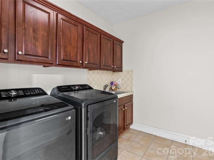 107 Kenway Loop, Mooresville, NC 28117.  MLS# CAR4398278, YatesRealty ID 16293. Laundry Room