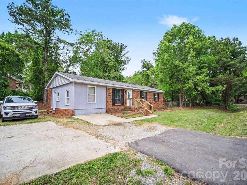 1797 Drywood Circle, Lancaster, SC 29720.  MLS# CAR4367511, YatesRealty ID 16294. Front Exterior
