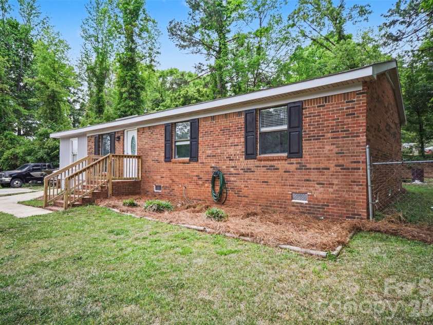 1797 Drywood Circle, Lancaster, SC 29720.  MLS# CAR4367511, YatesRealty ID 16294. Front Exterior