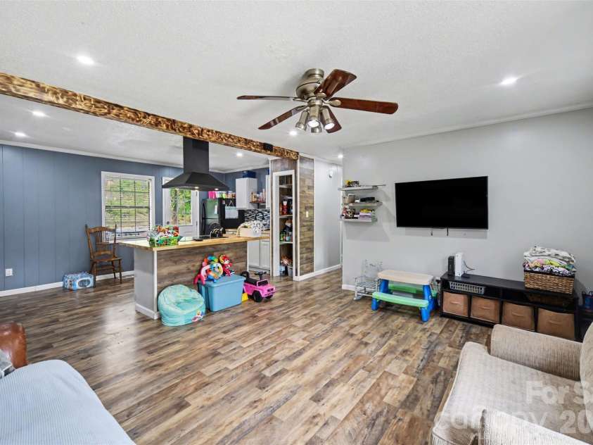 1797 Drywood Circle, Lancaster, SC 29720.  MLS# CAR4367511, YatesRealty ID 16294. Living Room into Kitchen