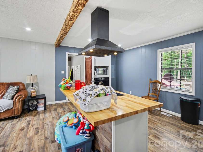 1797 Drywood Circle, Lancaster, SC 29720.  MLS# CAR4367511, YatesRealty ID 16294. Living Room into Kitchen