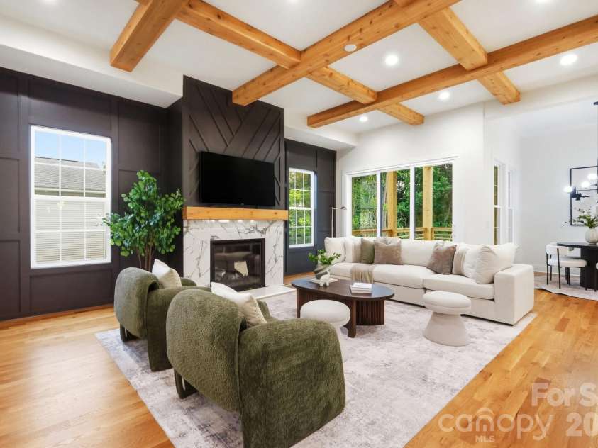 1412 Kennon Street, Charlotte, NC 28205.  MLS# CAR4425870, YatesRealty ID 16295. 
