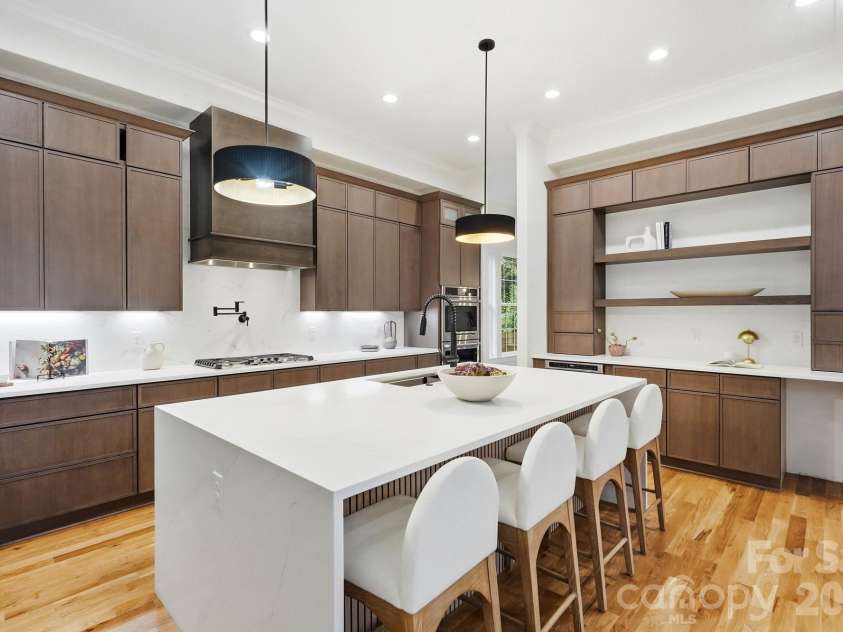 1412 Kennon Street, Charlotte, NC 28205.  MLS# CAR4425870, YatesRealty ID 16295. 