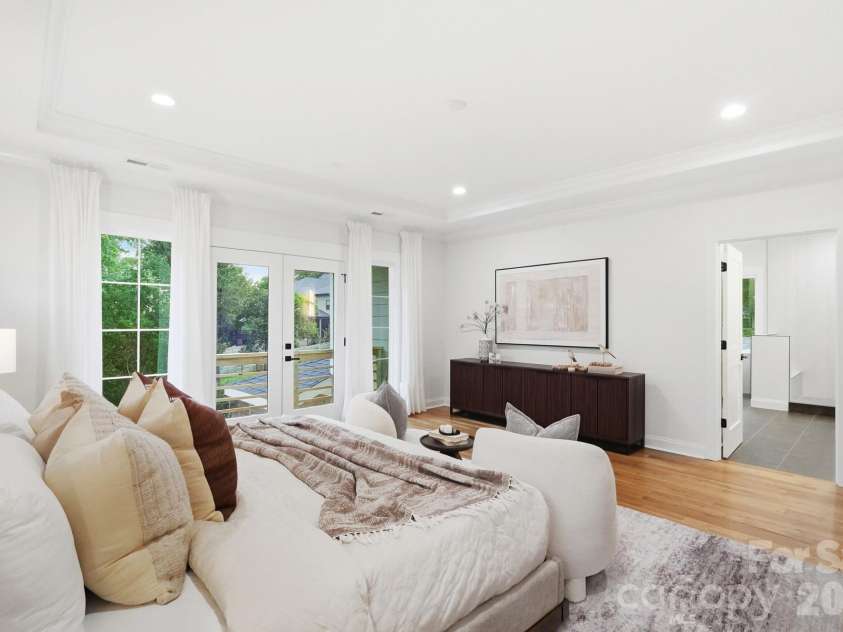 1412 Kennon Street, Charlotte, NC 28205.  MLS# CAR4425870, YatesRealty ID 16295. 