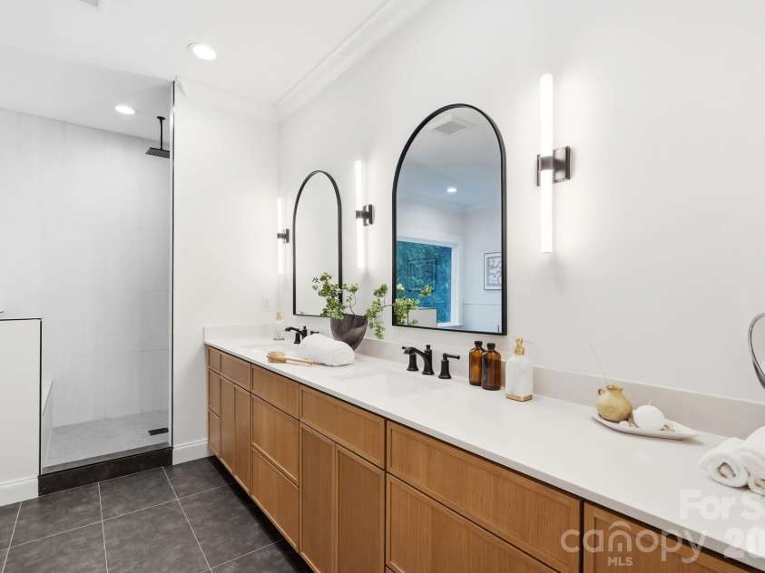 1412 Kennon Street, Charlotte, NC 28205.  MLS# CAR4425870, YatesRealty ID 16295. 
