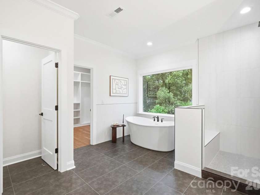 1412 Kennon Street, Charlotte, NC 28205.  MLS# CAR4425870, YatesRealty ID 16295. 