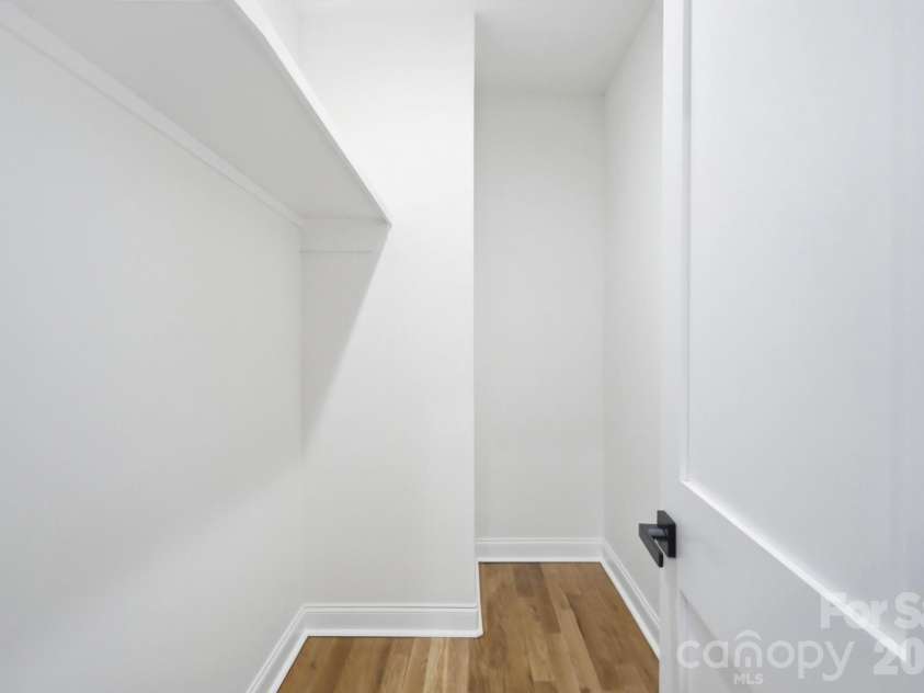 1412 Kennon Street, Charlotte, NC 28205.  MLS# CAR4425870, YatesRealty ID 16295. 