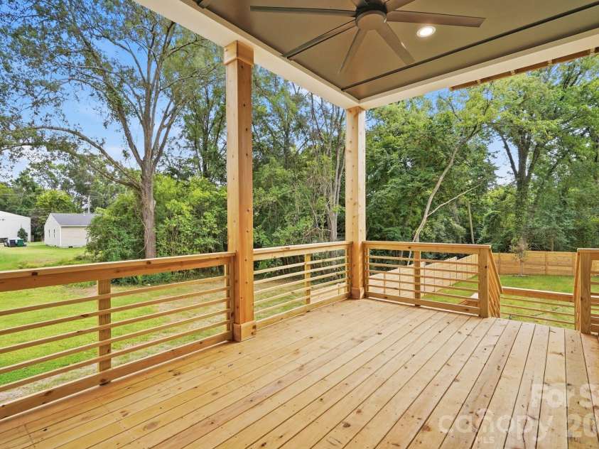 1412 Kennon Street, Charlotte, NC 28205.  MLS# CAR4425870, YatesRealty ID 16295. 