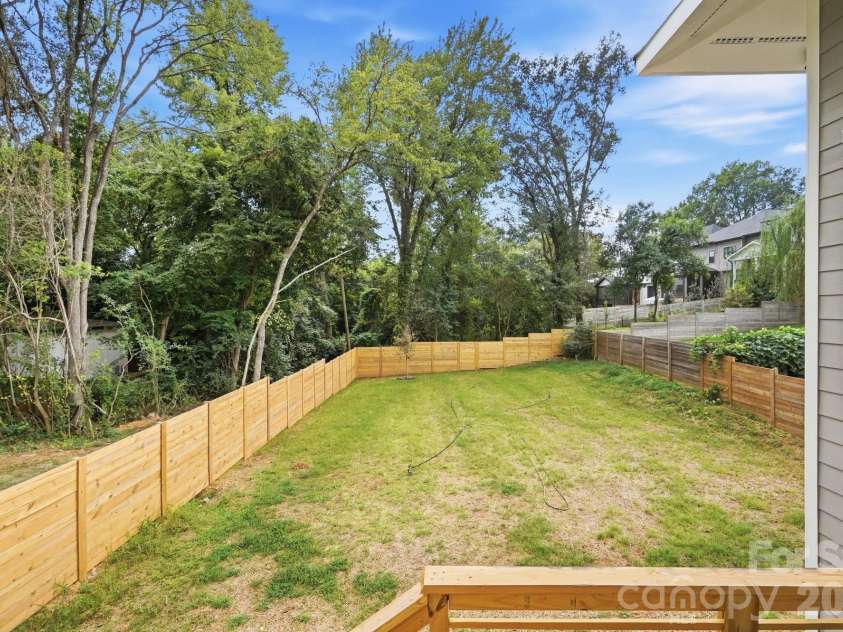1412 Kennon Street, Charlotte, NC 28205.  MLS# CAR4425870, YatesRealty ID 16295. 