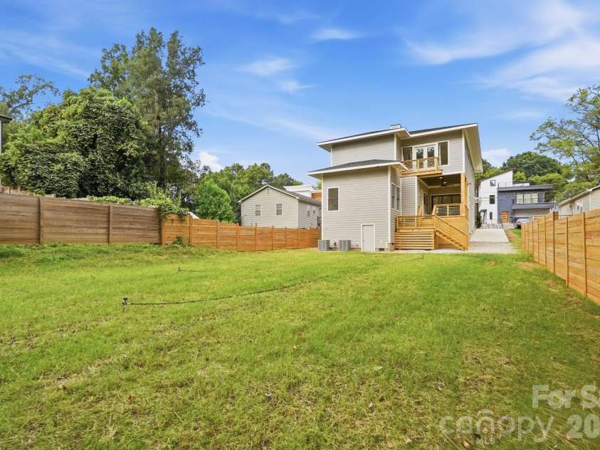 1412 Kennon Street, Charlotte, NC 28205.  MLS# CAR4425870, YatesRealty ID 16295. 