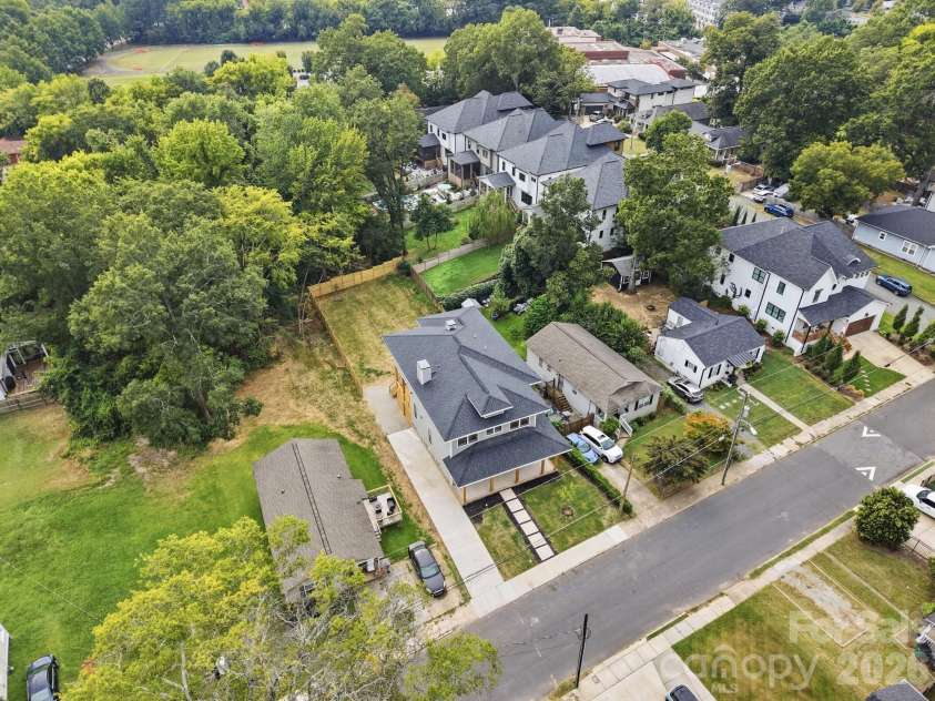 1412 Kennon Street, Charlotte, NC 28205.  MLS# CAR4425870, YatesRealty ID 16295. 