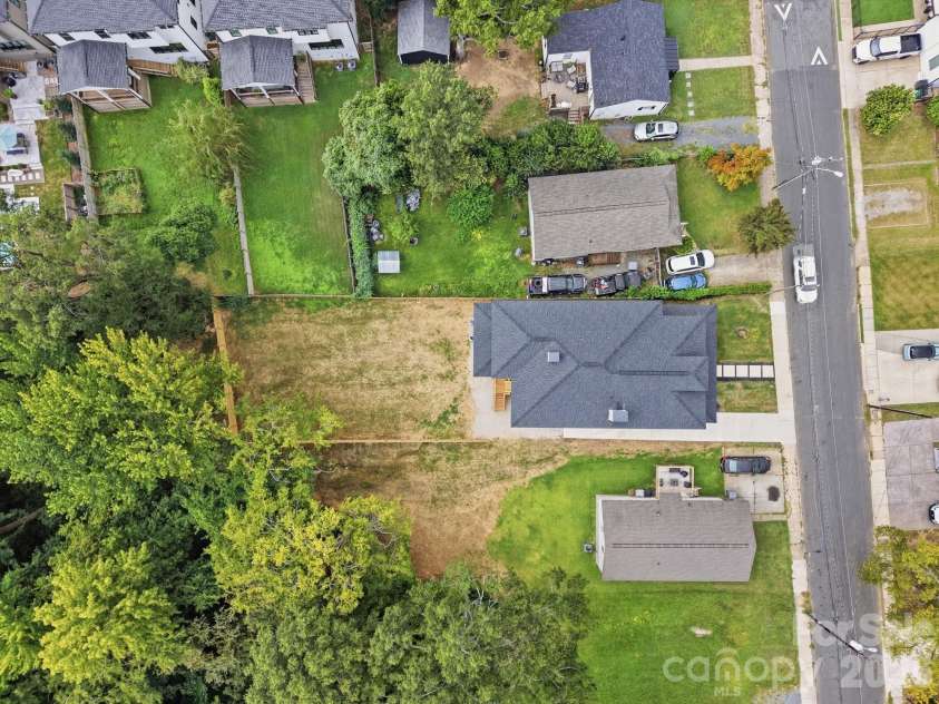 1412 Kennon Street, Charlotte, NC 28205.  MLS# CAR4425870, YatesRealty ID 16295. 