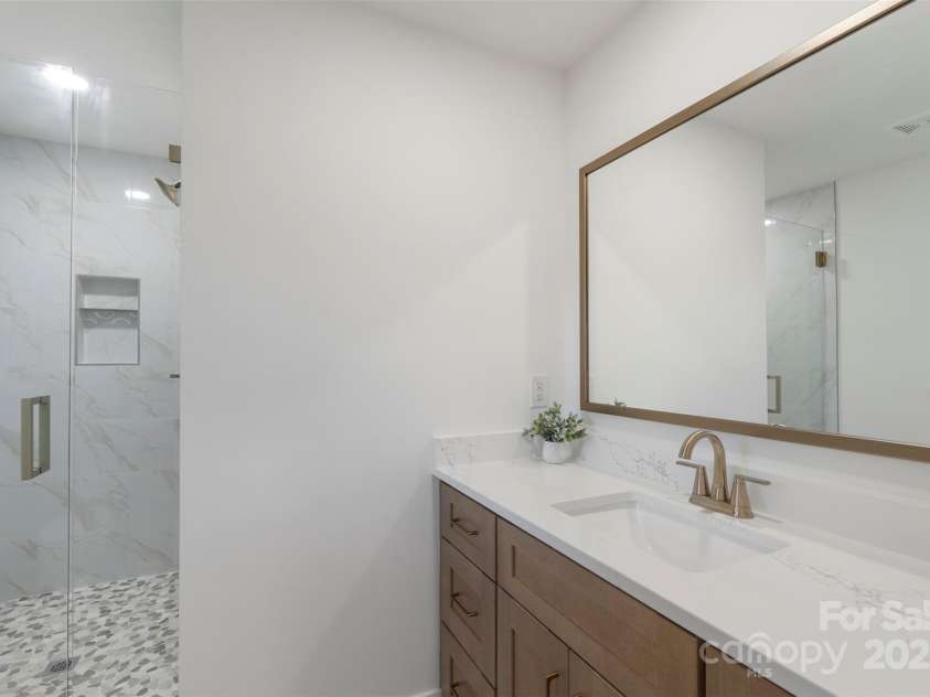 4042 Uppergate Lane, Charlotte, NC 28215.  MLS# CAR4256401, YatesRealty ID 16297. 