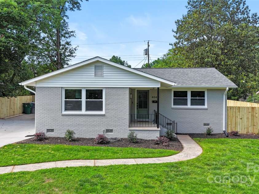 4042 Uppergate Lane, Charlotte, NC 28215.  MLS# CAR4256401, YatesRealty ID 16297. 