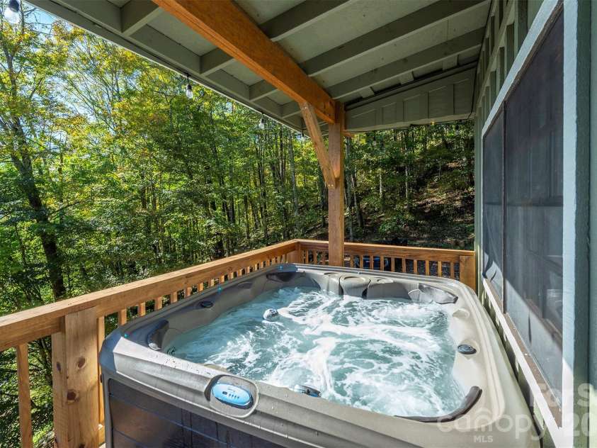 322 Goldenleaf Road, Mars Hill, NC 28754.  MLS# CAR4317363, YatesRealty ID 16298. 