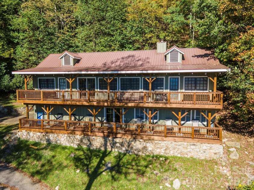 322 Goldenleaf Road, Mars Hill, NC 28754.  MLS# CAR4317363, YatesRealty ID 16298. 