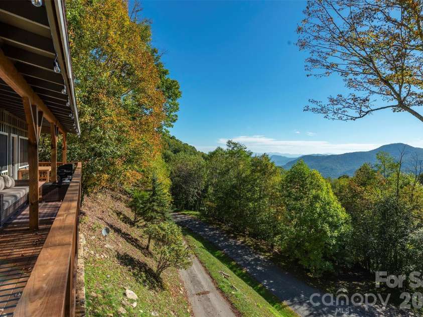 322 Goldenleaf Road, Mars Hill, NC 28754.  MLS# CAR4317363, YatesRealty ID 16298. 