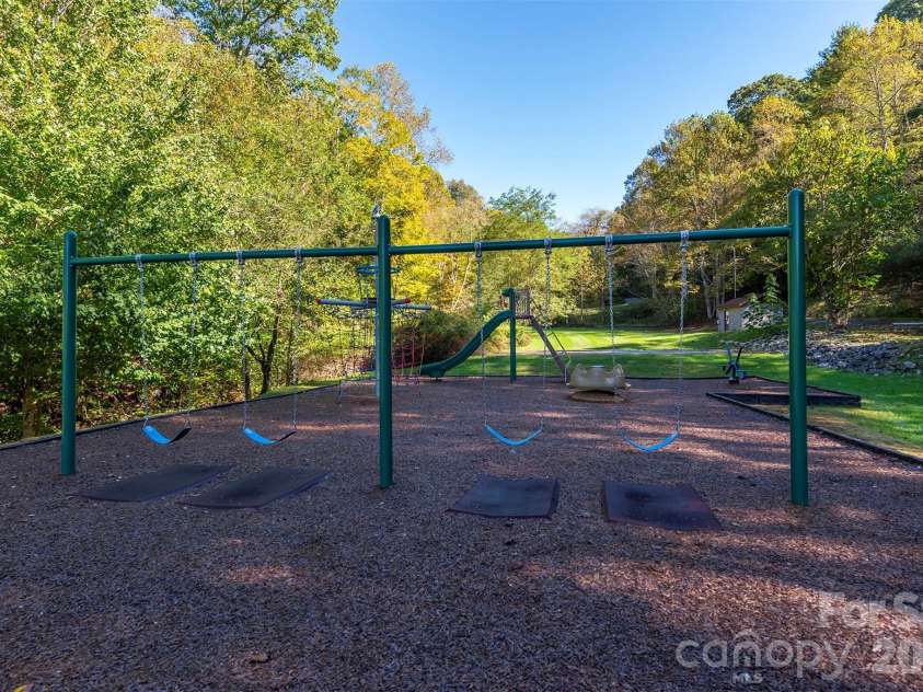 322 Goldenleaf Road, Mars Hill, NC 28754.  MLS# CAR4317363, YatesRealty ID 16298. 